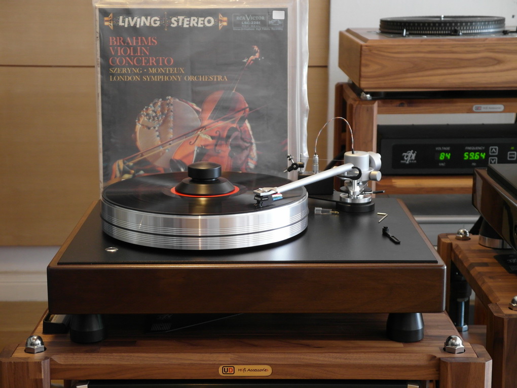 RCA LIVING STEREO SHADED DOG LSC-2314 (1s/1s) Deep groove Brahms CONCERTO IN D, Op. 77 Henryk Szeryng, Violinist London Symphony Orchestra Pierre Monteux, Conducting Recorded in England MADE IN U.S.A. 160 GRAM; 33 RP