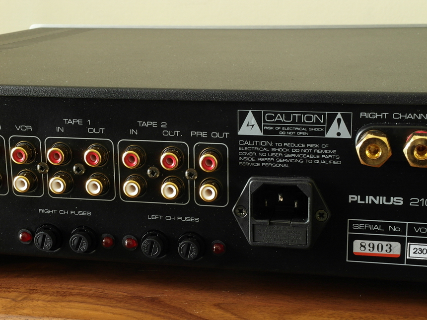  Original Plinius 2100i Integrated Amplifier + Original Box ราคา 36,000.- สอบถามเพิ่มเติมได้ครับ โทร. 084 560 3199